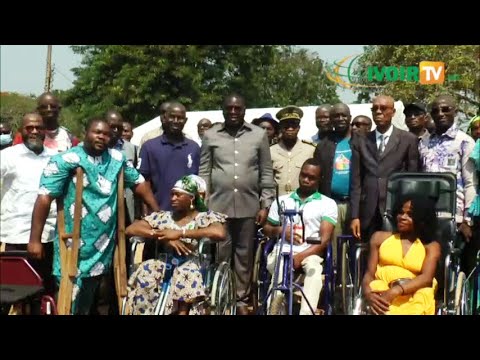 Moussa Dram offre des Fauteuils roulants et Tricycles aux handicaps physiques de DIVO